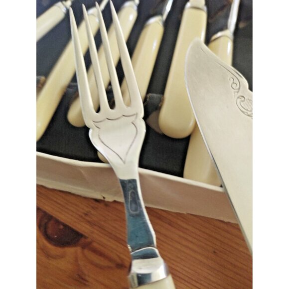 Vintage E.P.N.S. A1 Fish Knives & Forks set of 6 bakelite handles, 1930's - Picture 2 of 13